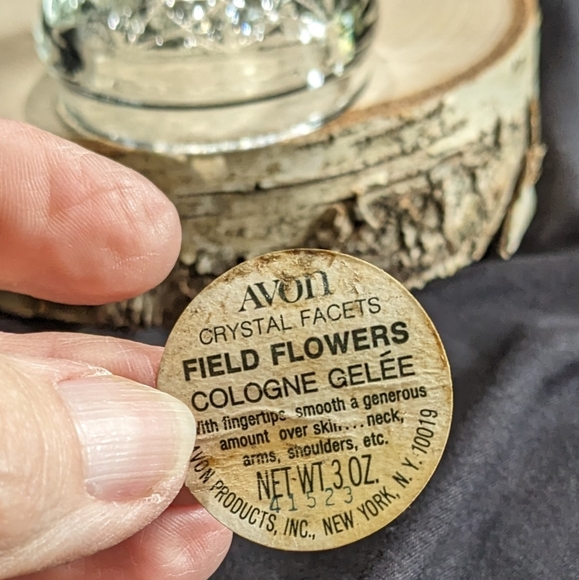 Early 70's AVON CRYSTAL FACETS Cut Glass Jar with Lid - Picture 2 of 10